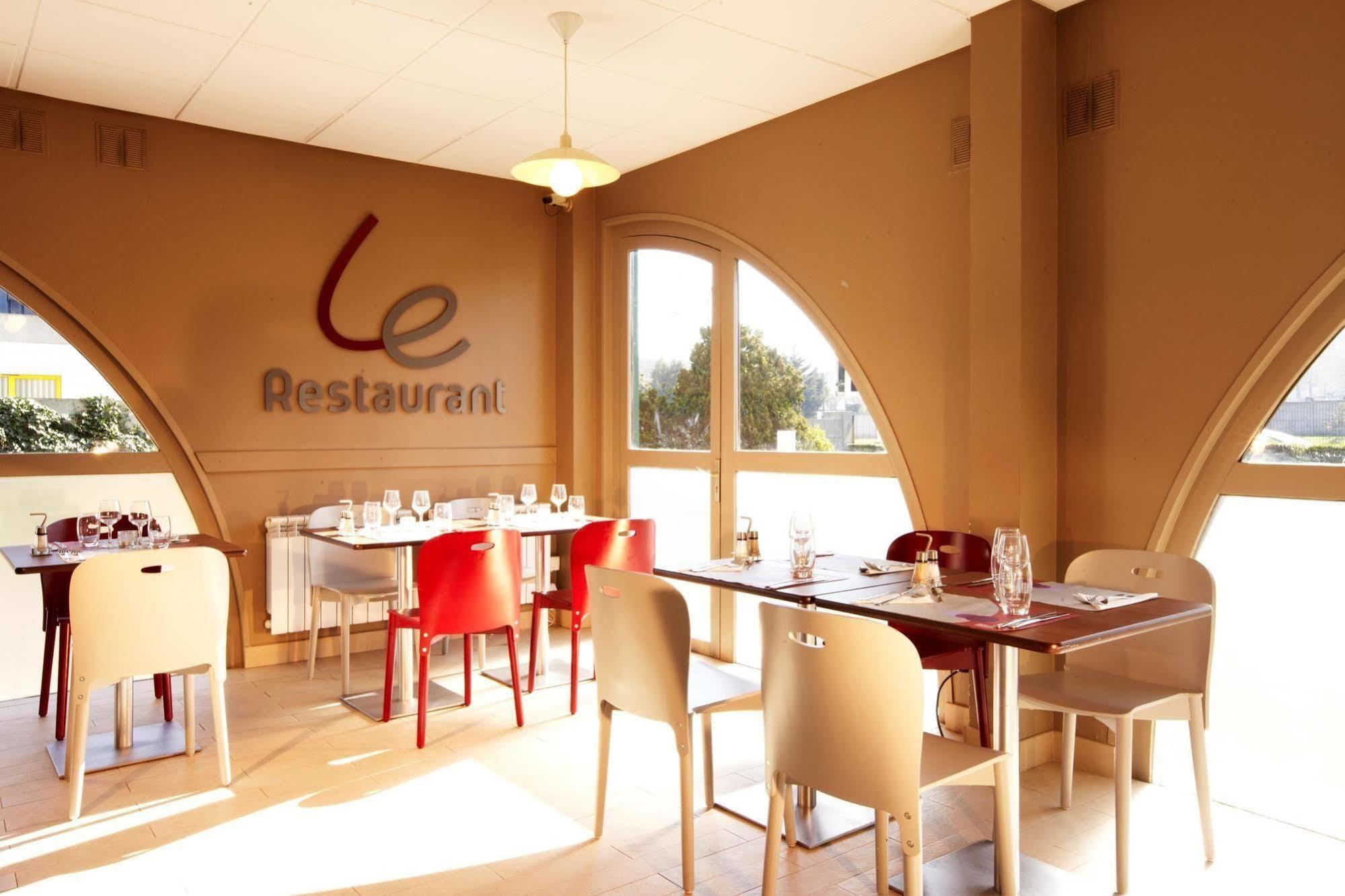 Campanile Livry-Gargan Hotel Restaurant photo
